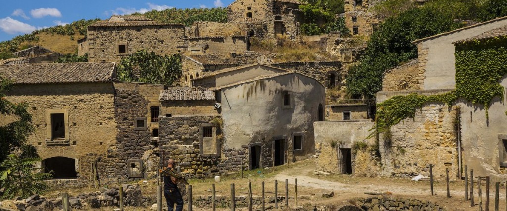 manutenzione, restauro e riqualificazione del patrimonio culturale e naturale dei villaggi, del paesaggio rurale e dei siti ad alto valore naturalistico, compresi gli aspetti socioeconomici 